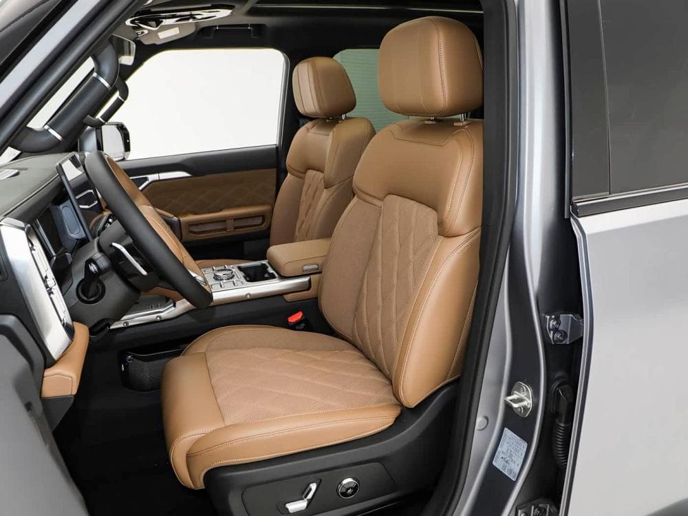 Chery Auto-Jetour T2 front seats and cabin