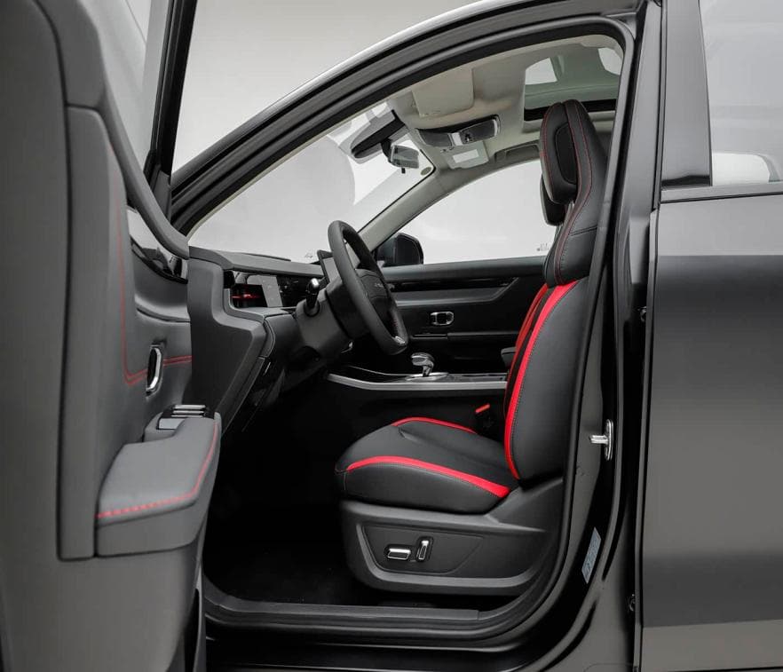 Jetour Dashing front seats and cabin