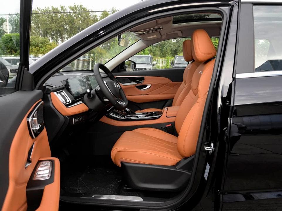 Jetour X70 PLUS front seats and cabin